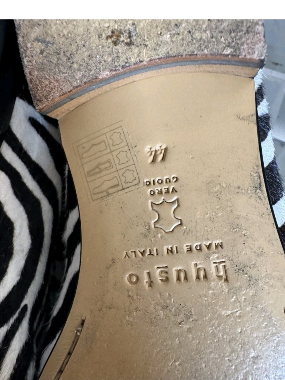 Men Zebra Print Hair Loafers with Gold Chain Accent - Picture 5 of 10